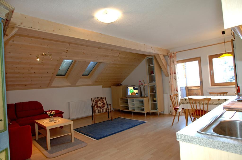 Ferienwohnung Landhaus Riedl Scharnitz Zimmer foto